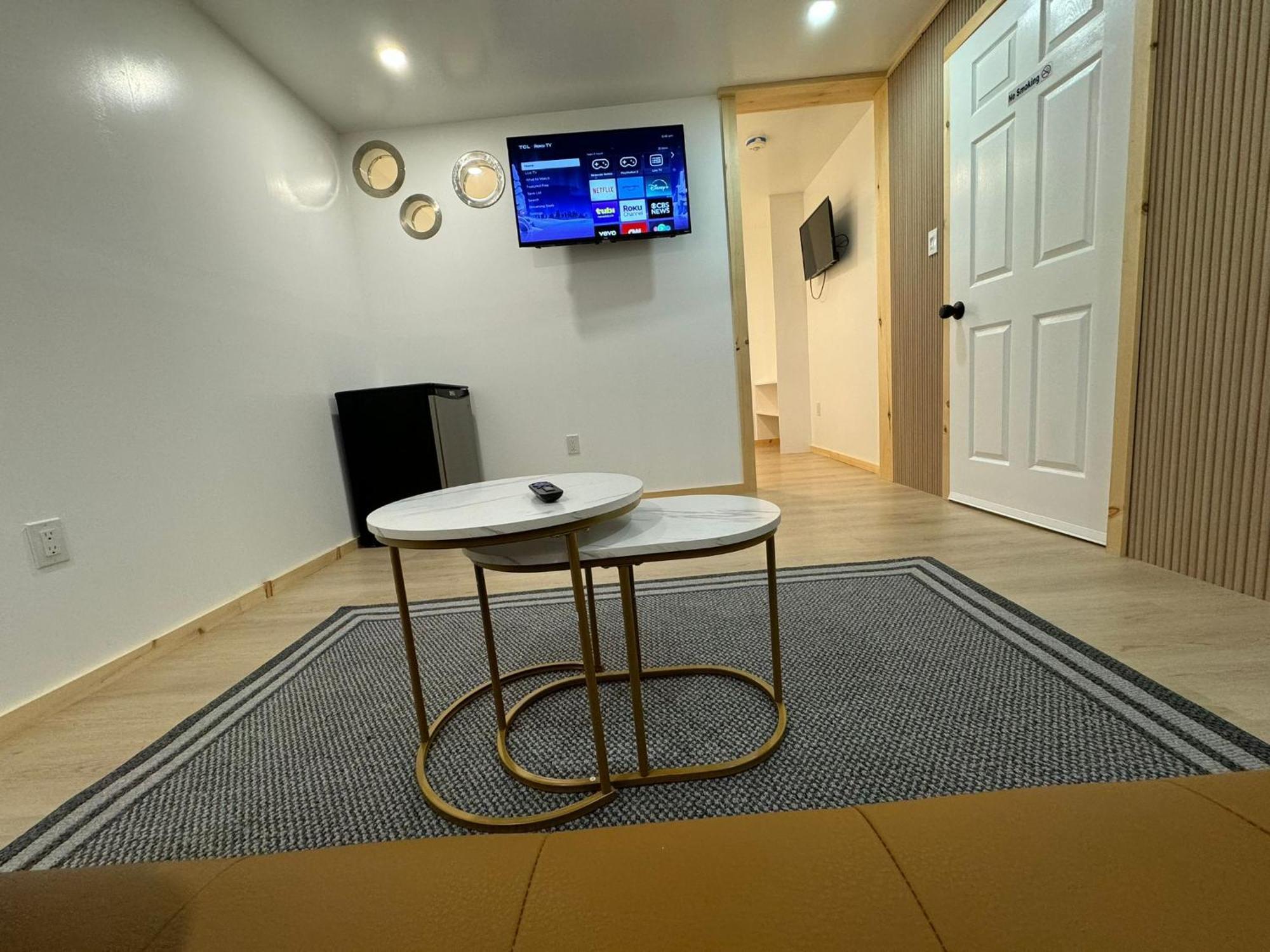 Private Entrance, Private Bathroom, Bedroom And Workspace Ottawa Buitenkant foto