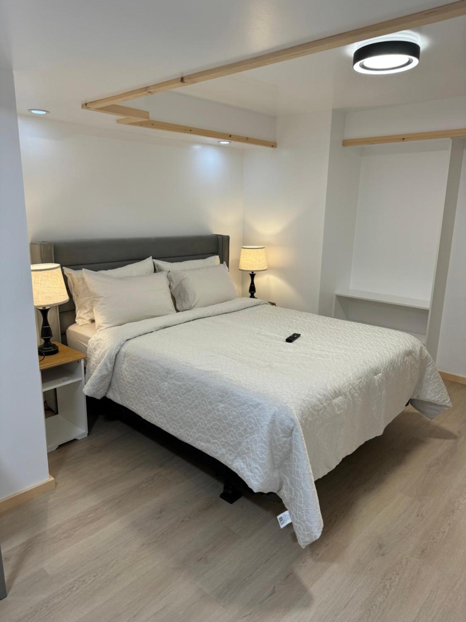 Private Entrance, Private Bathroom, Bedroom And Workspace Ottawa Buitenkant foto