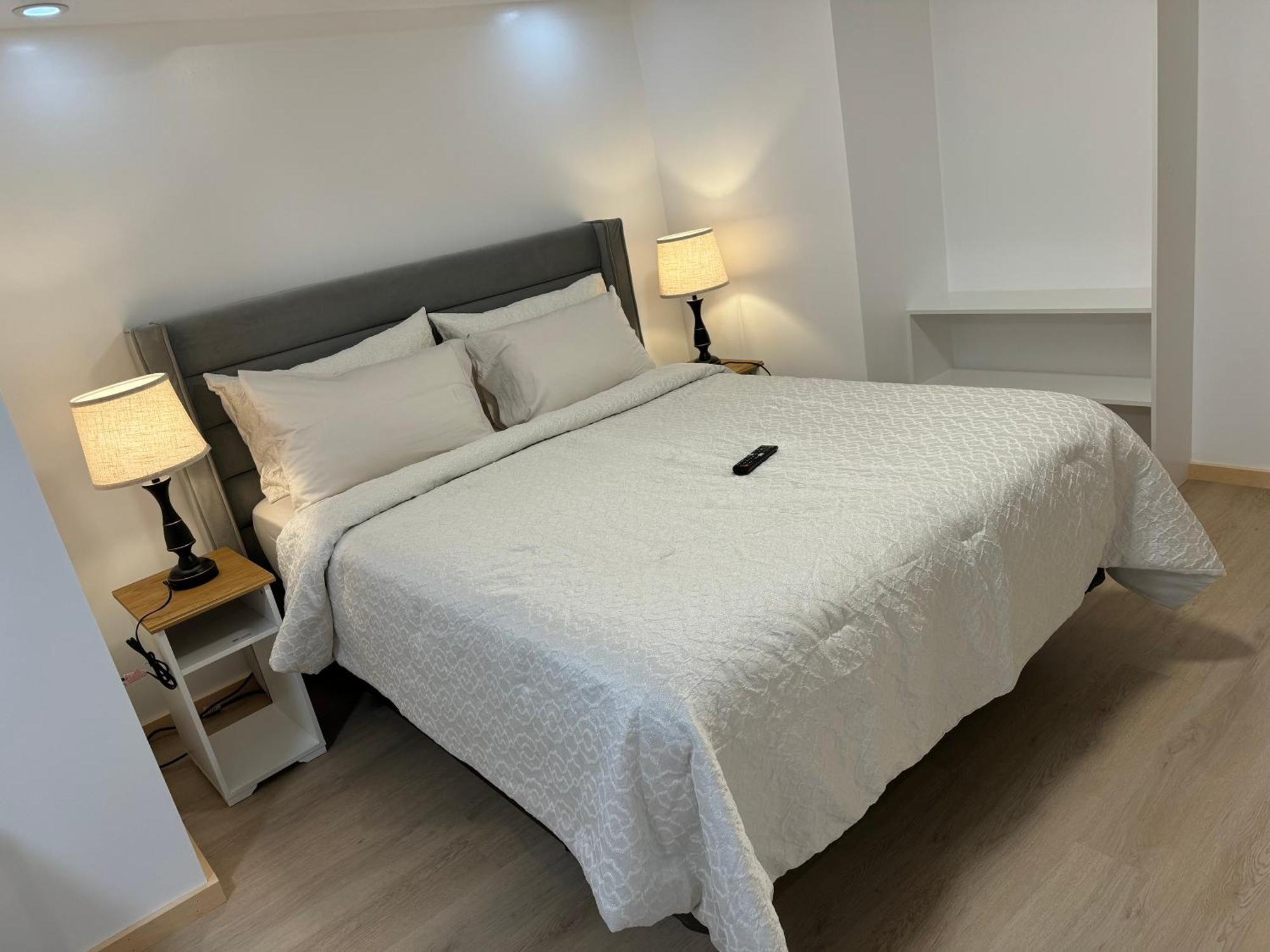 Private Entrance, Private Bathroom, Bedroom And Workspace Ottawa Buitenkant foto
