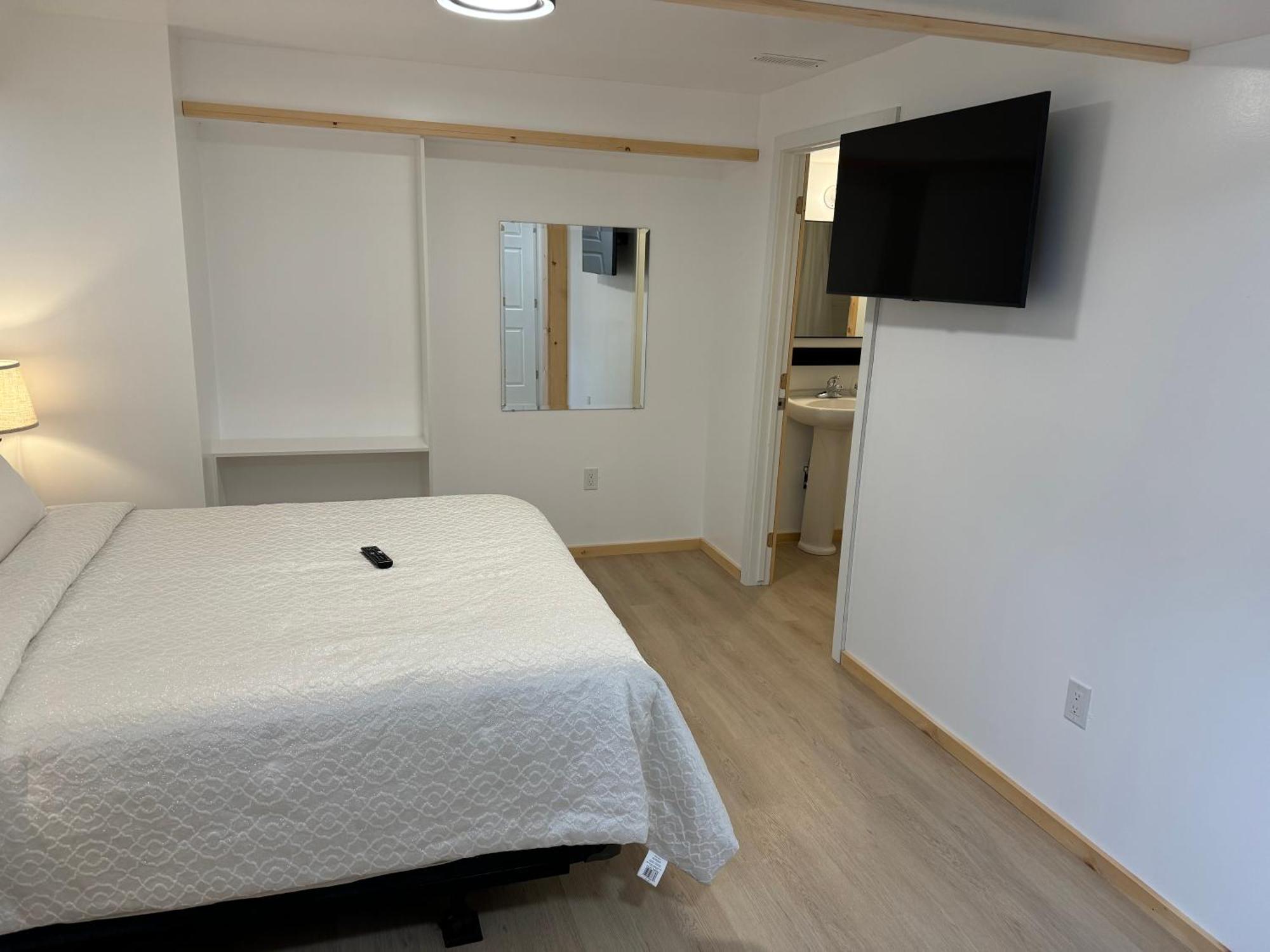 Private Entrance, Private Bathroom, Bedroom And Workspace Ottawa Buitenkant foto